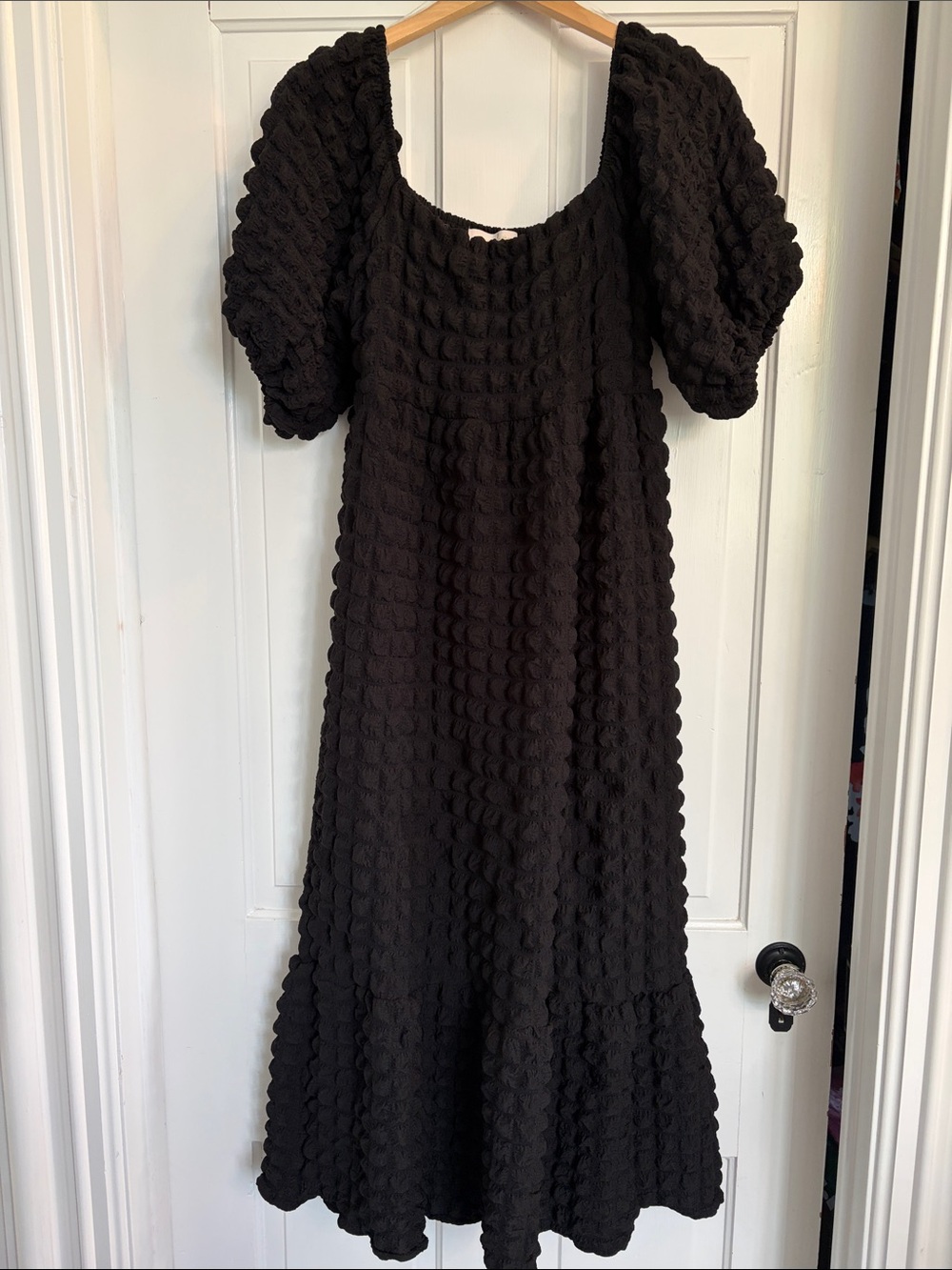 Black Puff-Sleeve Popcorn Simply Southern Maxi Dress - Women's Size Small